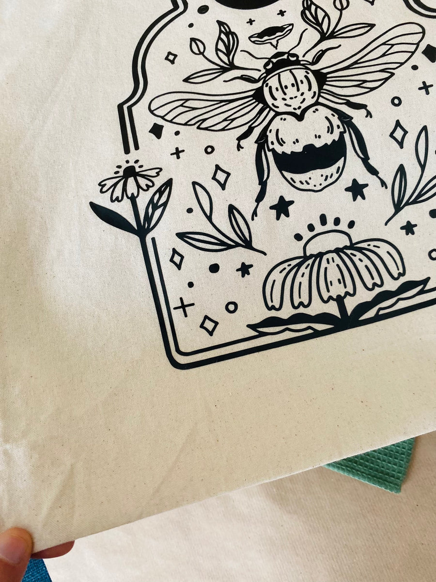Tote Bag Beehive Motive
