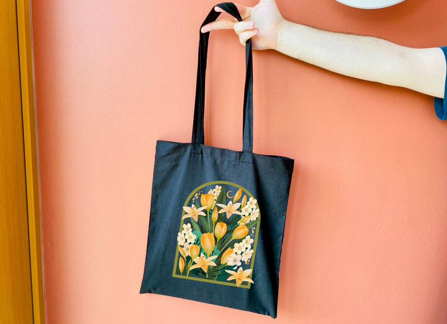 Tulip Bouquet Motive Tote Bag