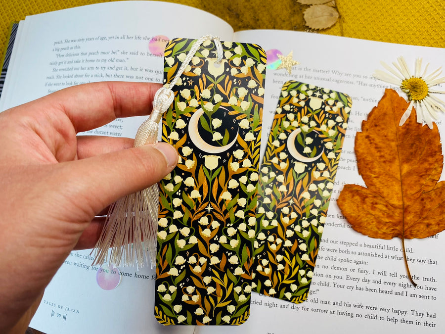 Lily Bookmark