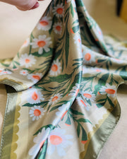Daisy Motive Scarf