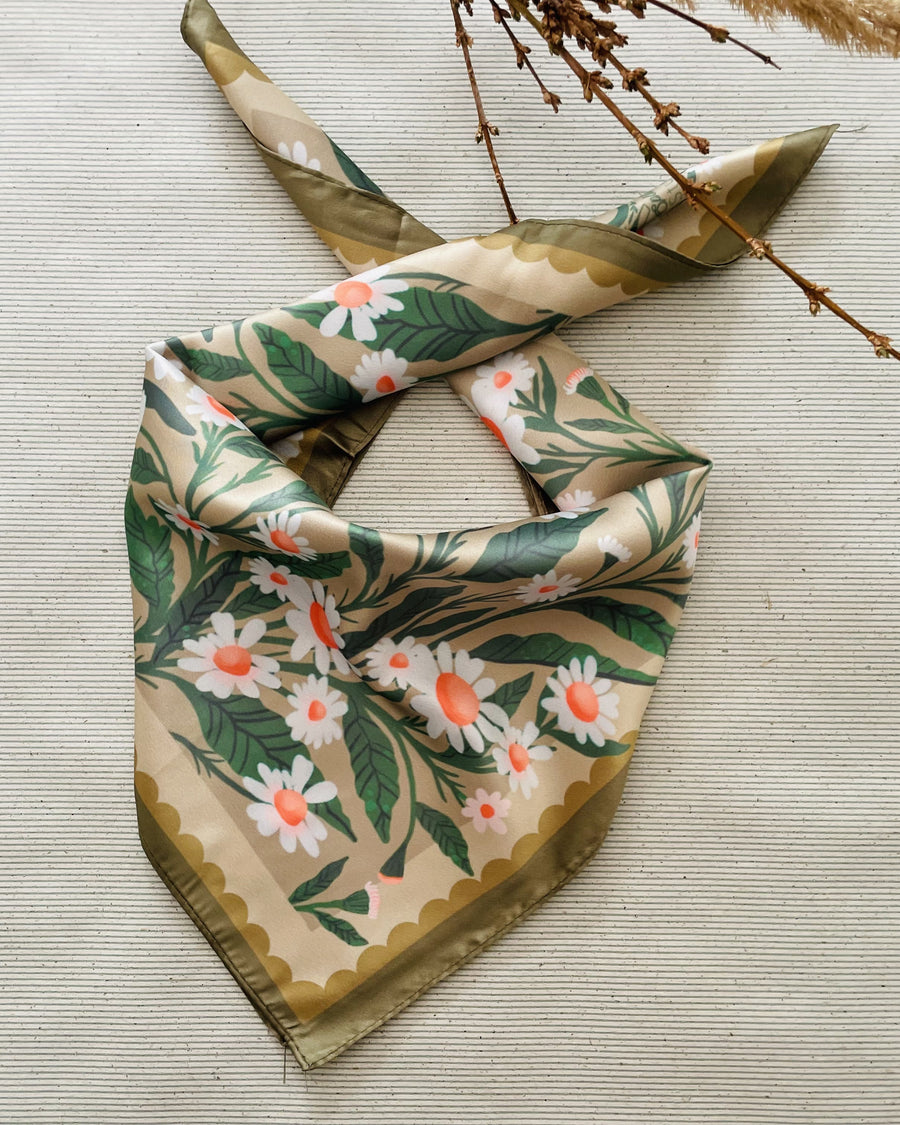 Daisy Motive Scarf