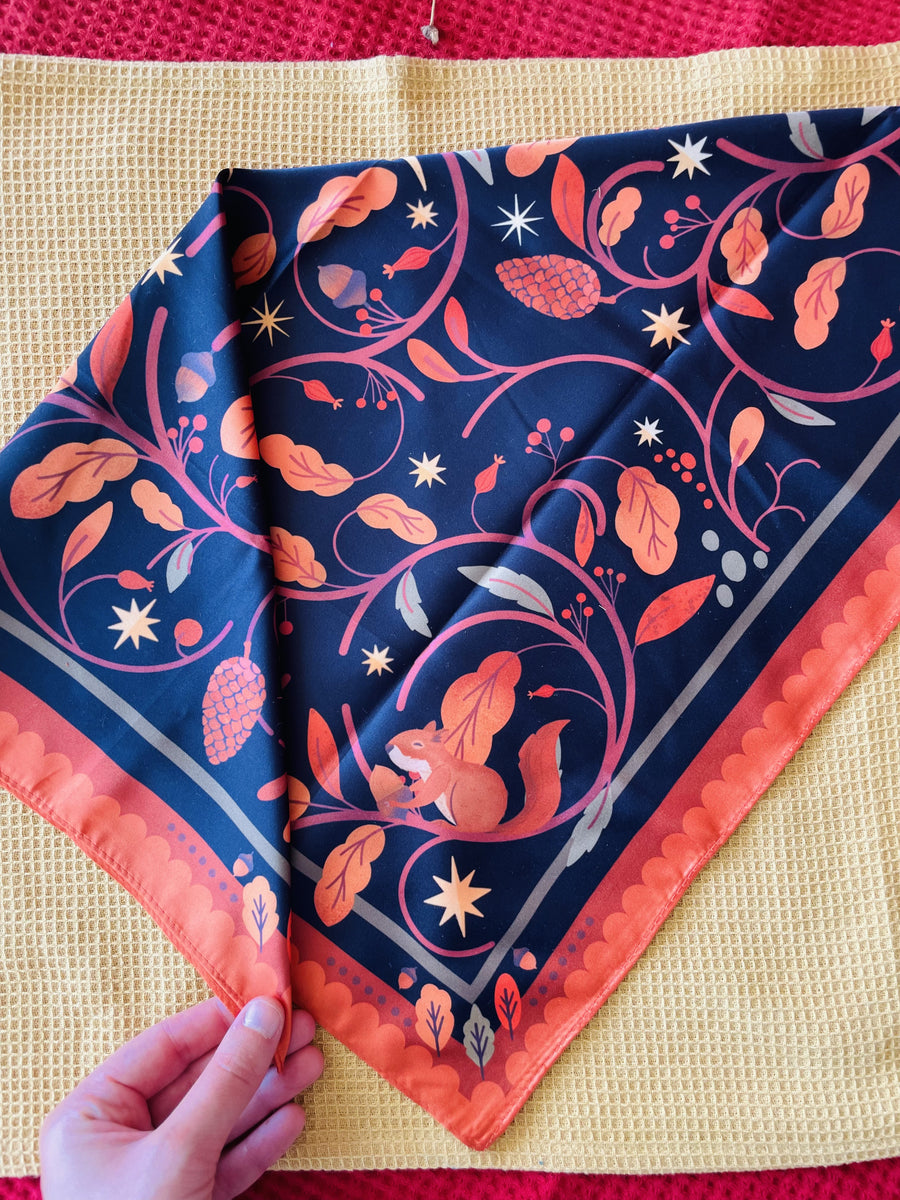 Red Tail Motive Scarf