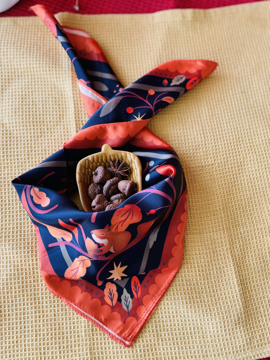 Red Tail Motive Scarf