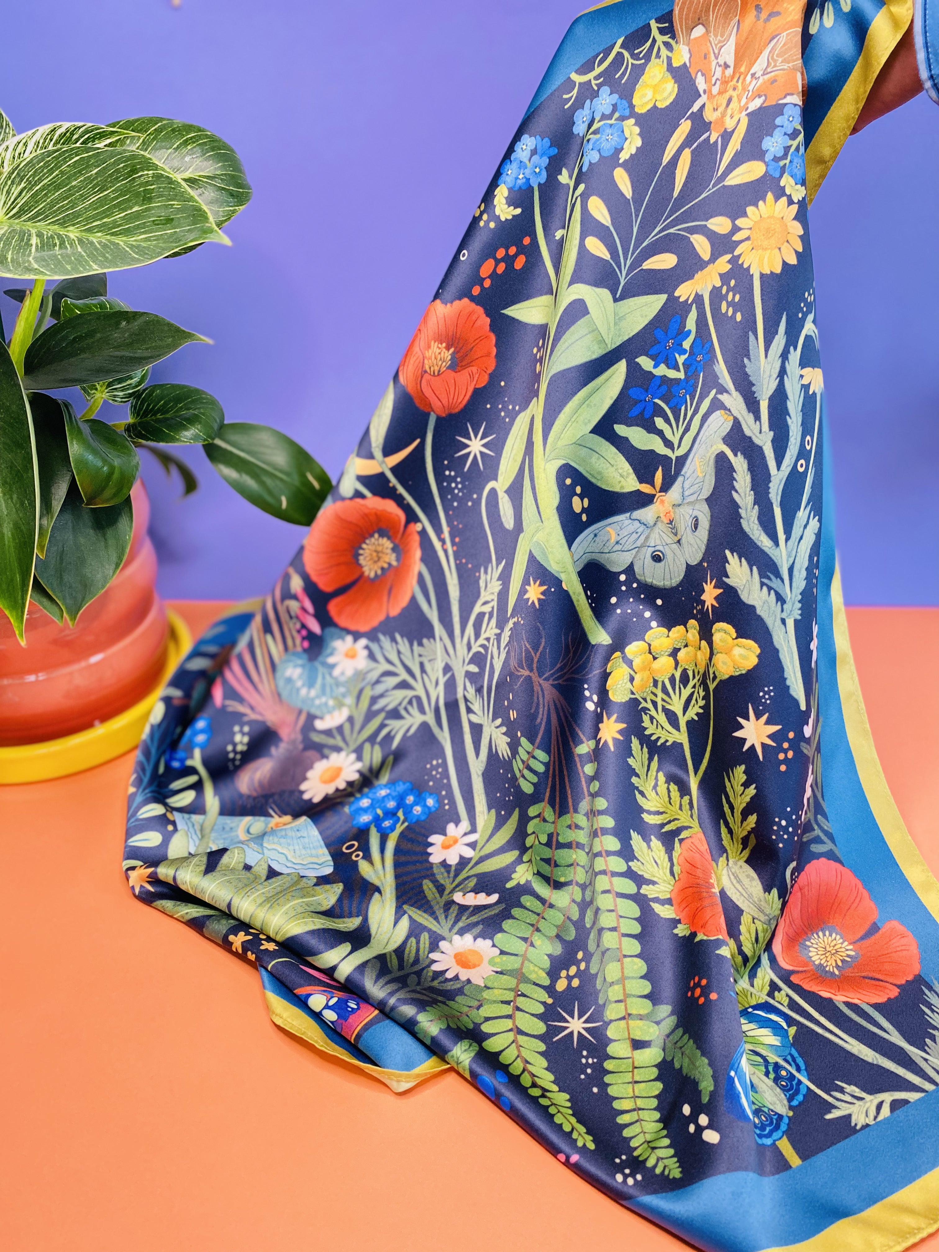 Wild Flowers Motive Scarf