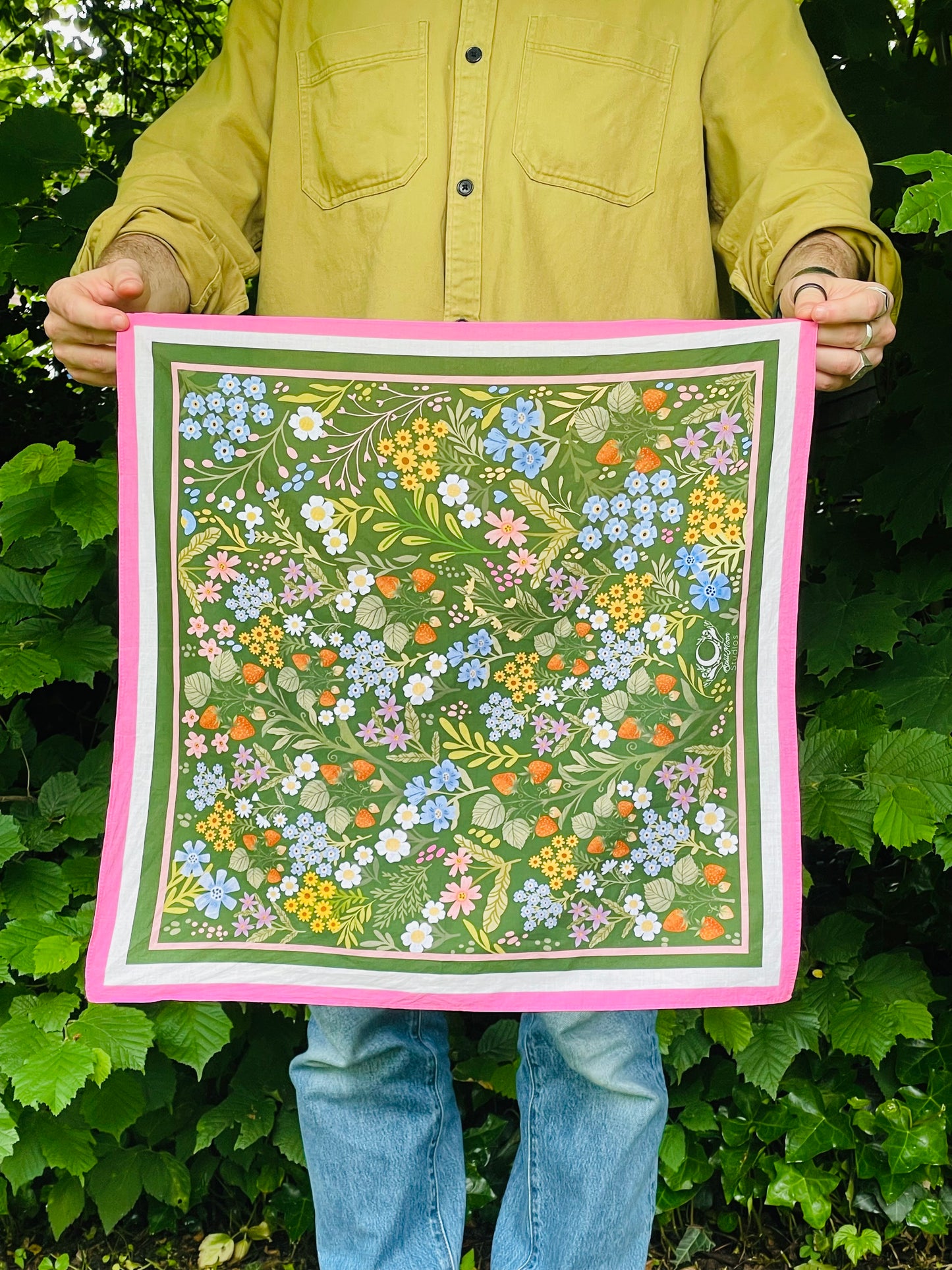 Backyard Garden Motive Scarf