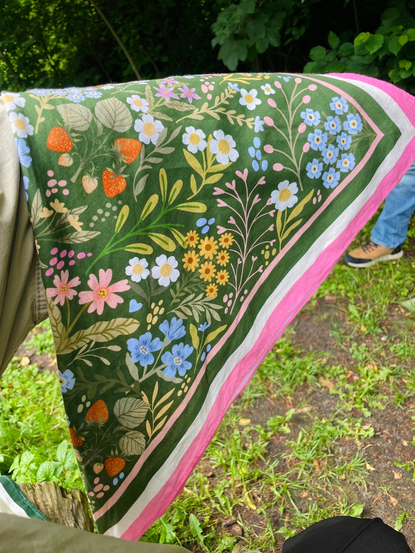 Backyard Garden Motive Scarf