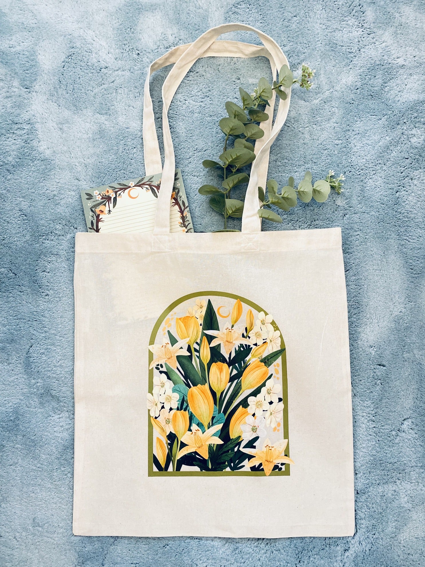 Tulip Bouquet Motive Tote Bag