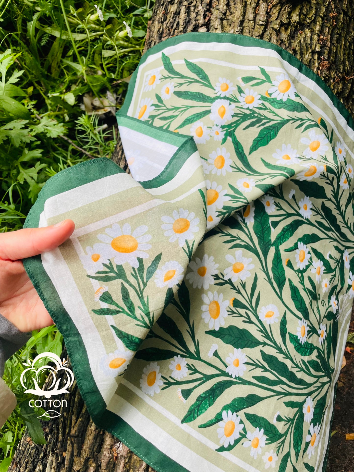 Daisy Field Motive Scarf