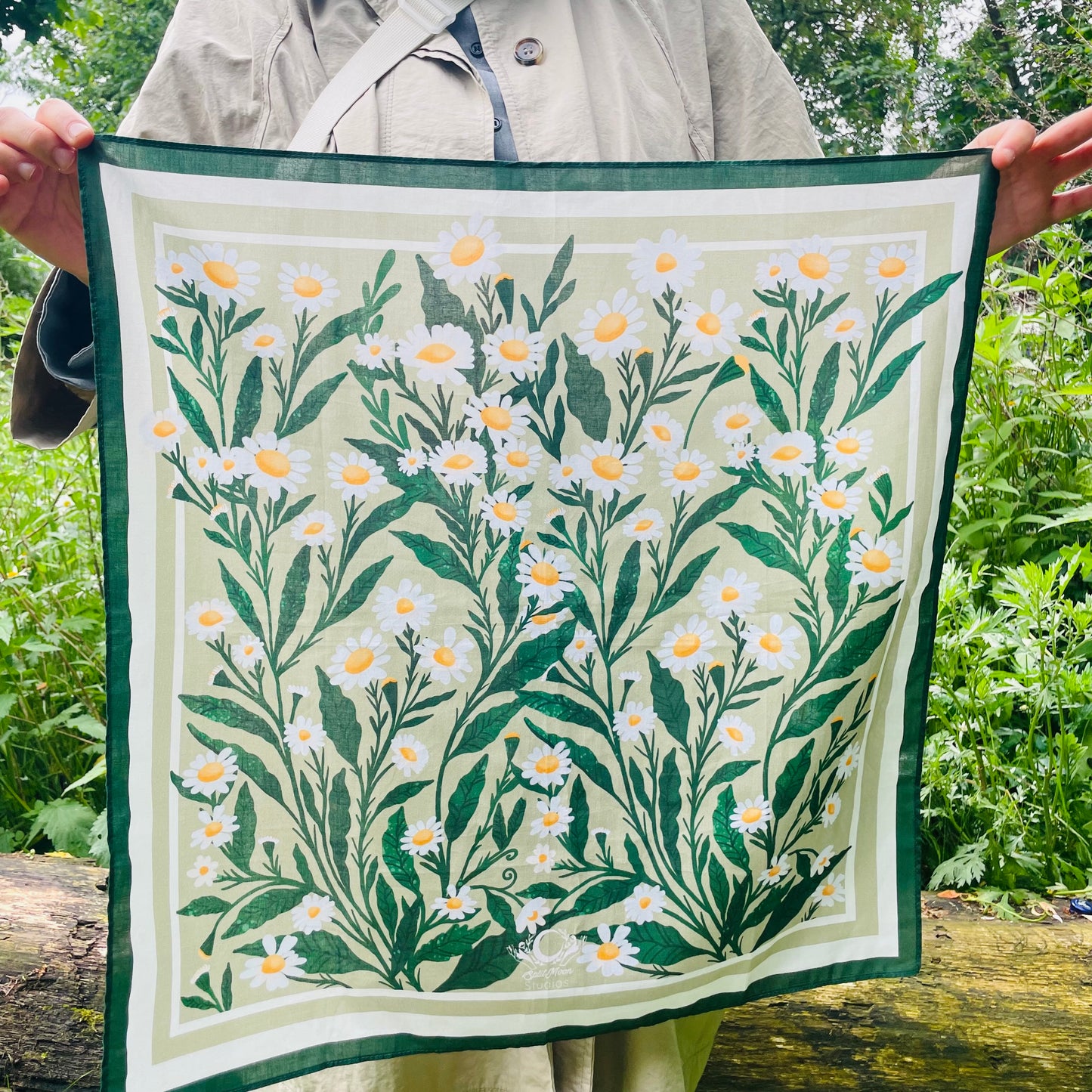 Daisy Field Motive Scarf